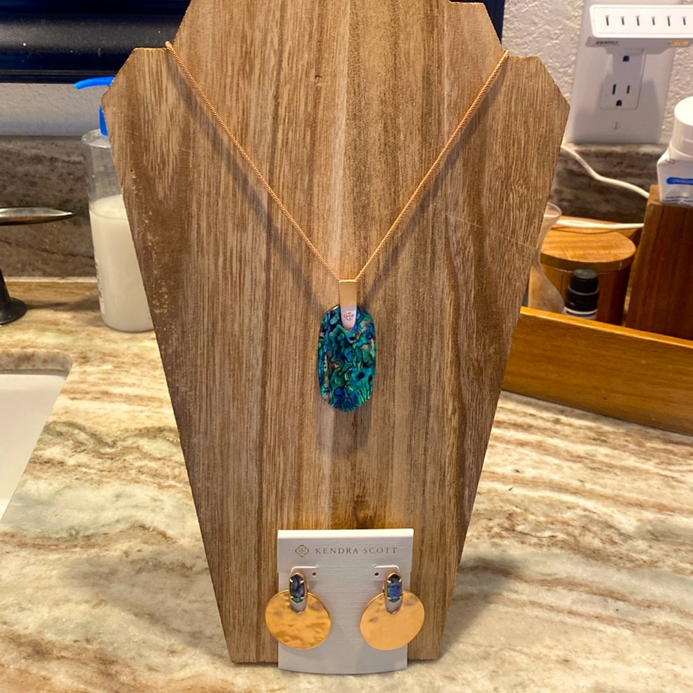 Kendra Scott Necklace & Earrings Set